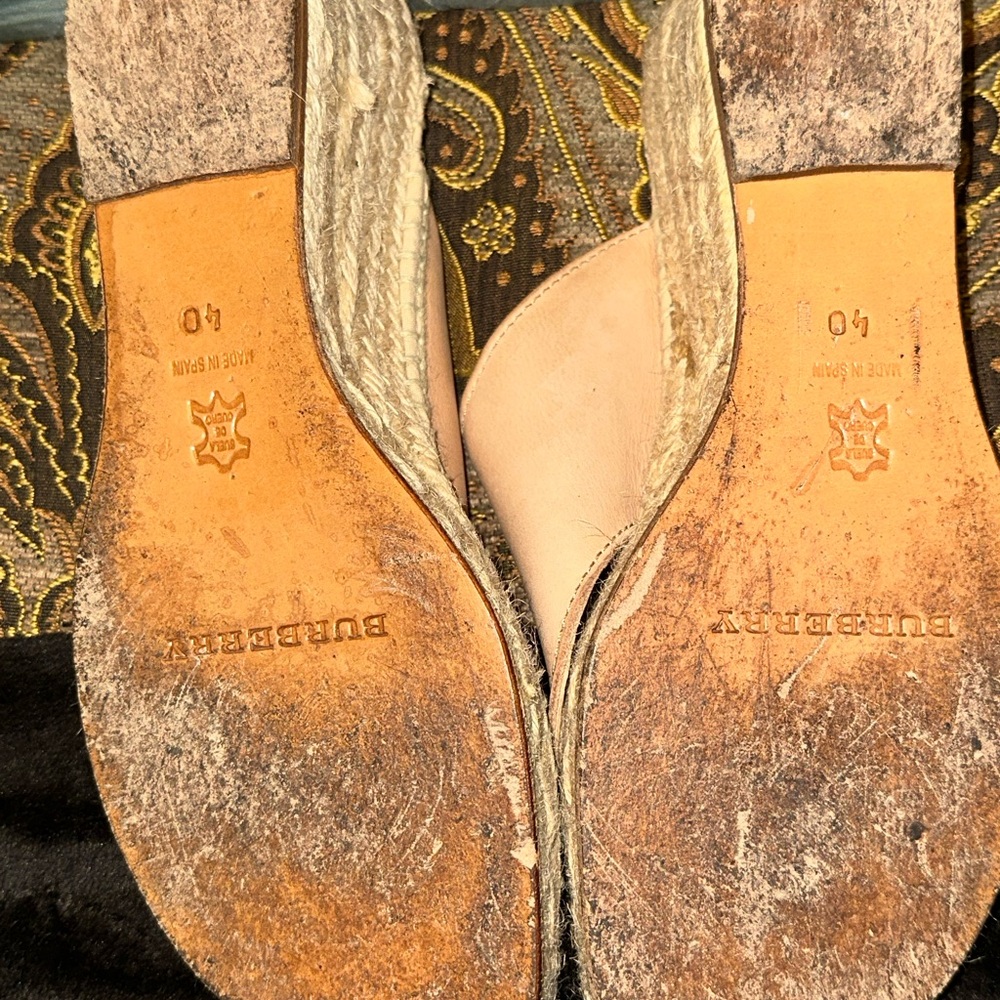 Burberry Cream Tan Espadrilles with Classic Style - Picture 6 of 7